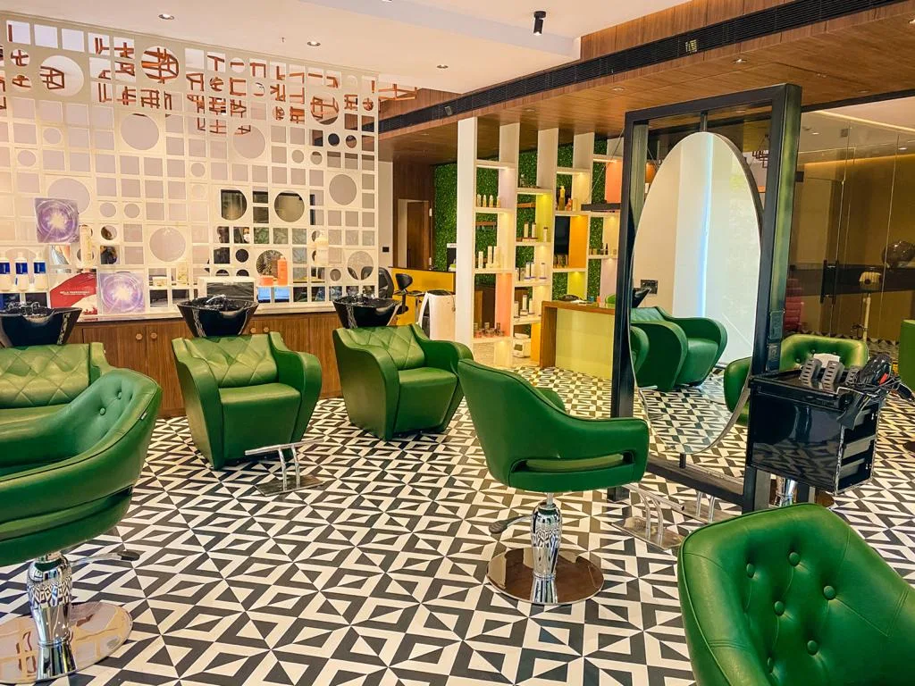 Purple Salon & Wellness Salon background image
